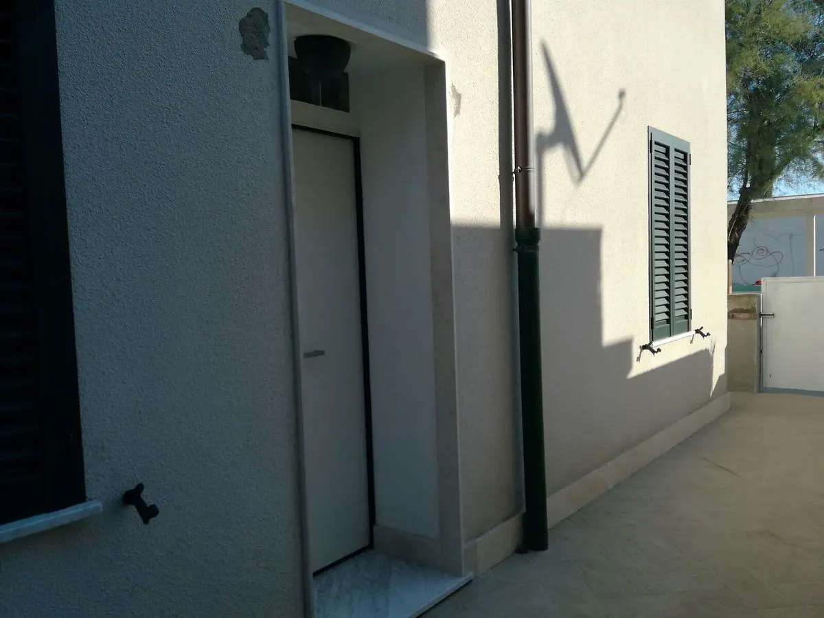 ** Konukevi Fronte Del Lido Otel Alghero İtalya