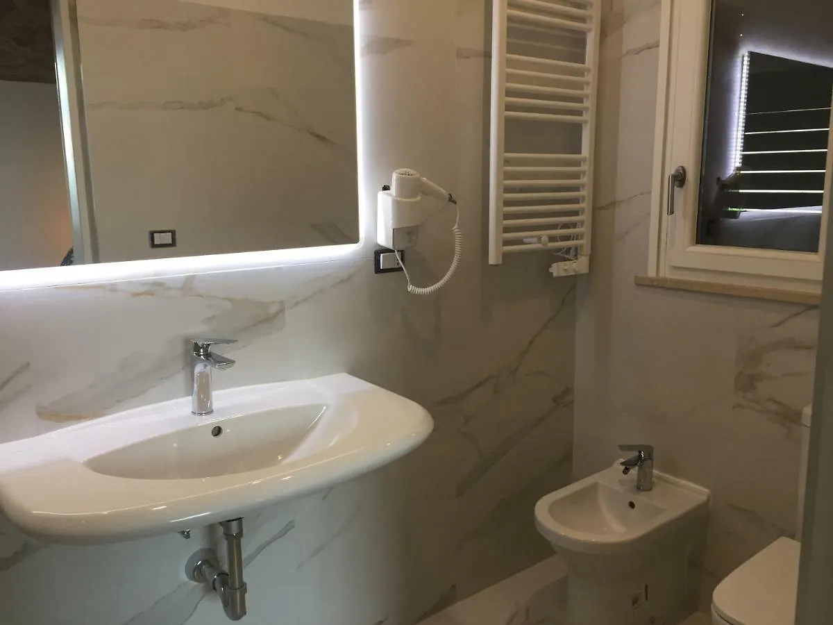 Fronte Del Lido Otel Alghero 2*,